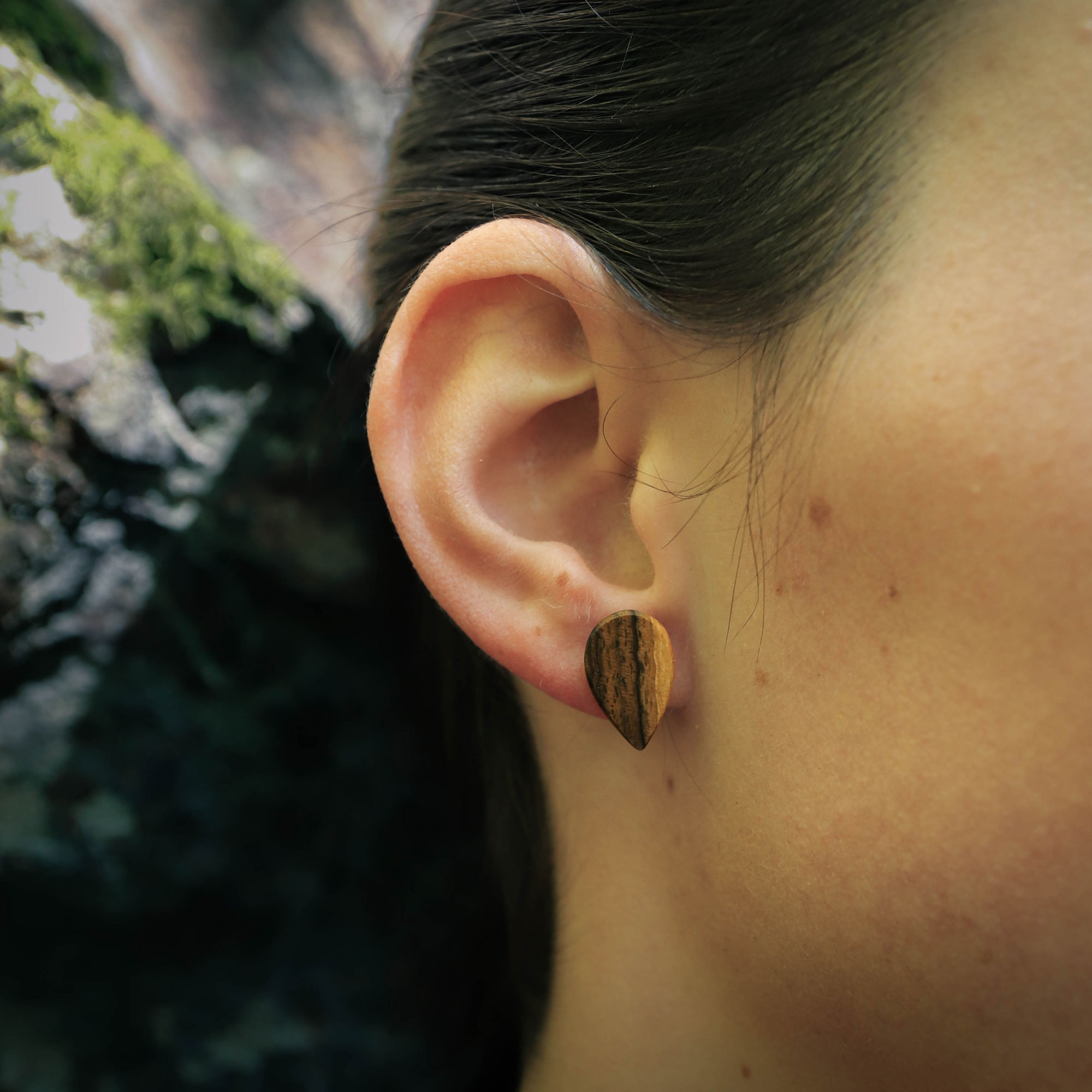Ohrstecker aus Holz - Form "Tropfen" – Bild 5