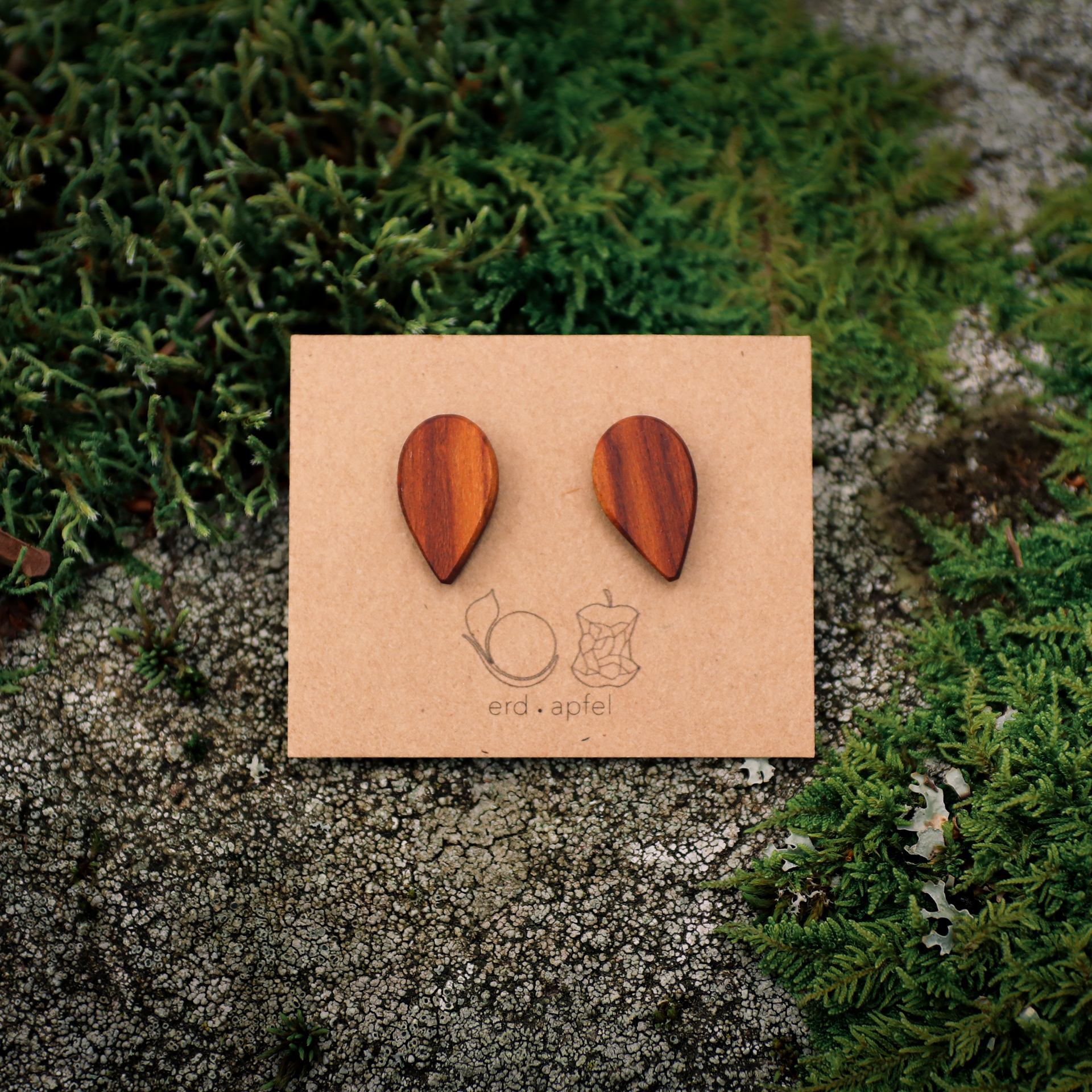 Ohrstecker aus Holz - Form "Tropfen" – Bild 9