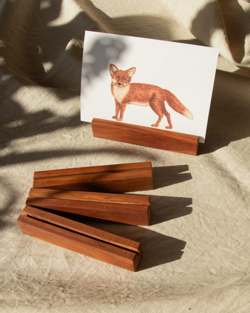 Postkartenhalter