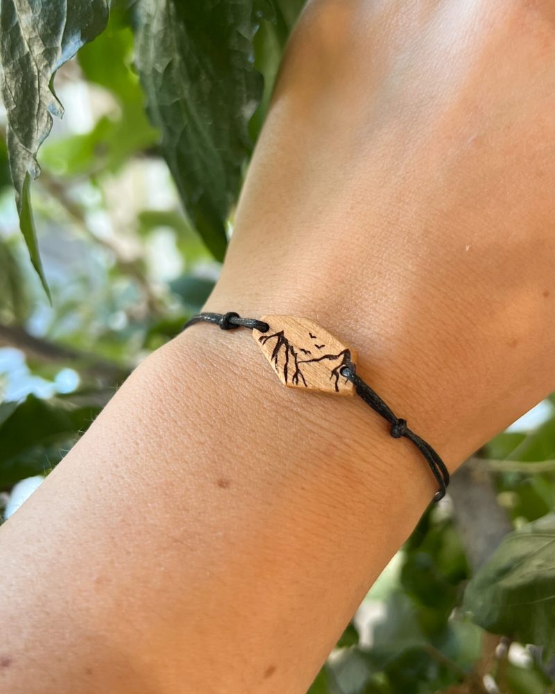 Handgemachtes Armband mit Holz – Naturmotiv & Freundschaftsarmband